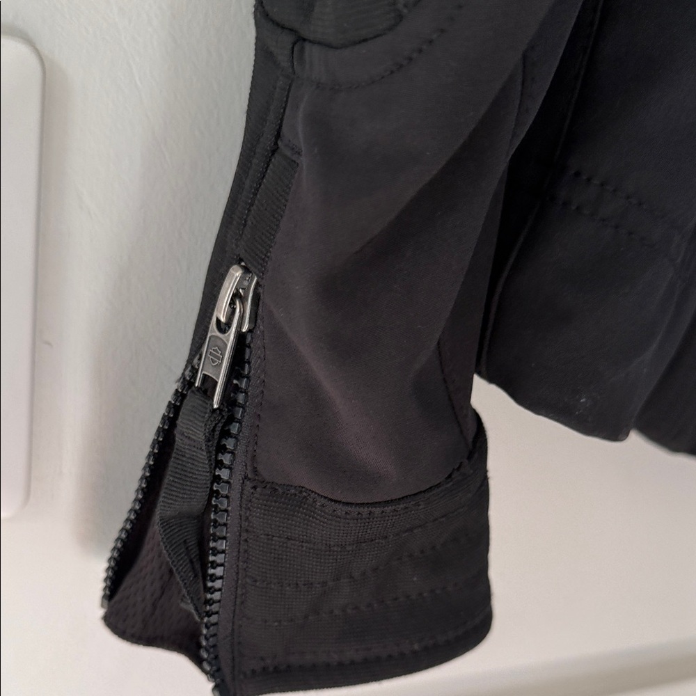 Harley-Davidson woman’s black Performance Jacket. Worn once. - Picture 9 of 9